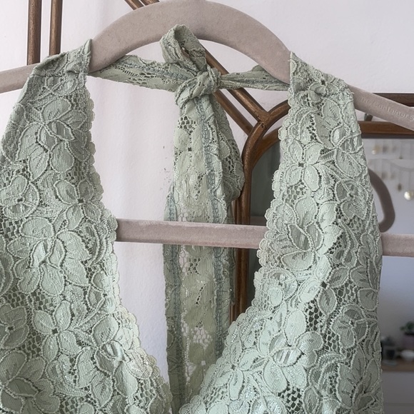 Lace halter - Picture 2 of 4